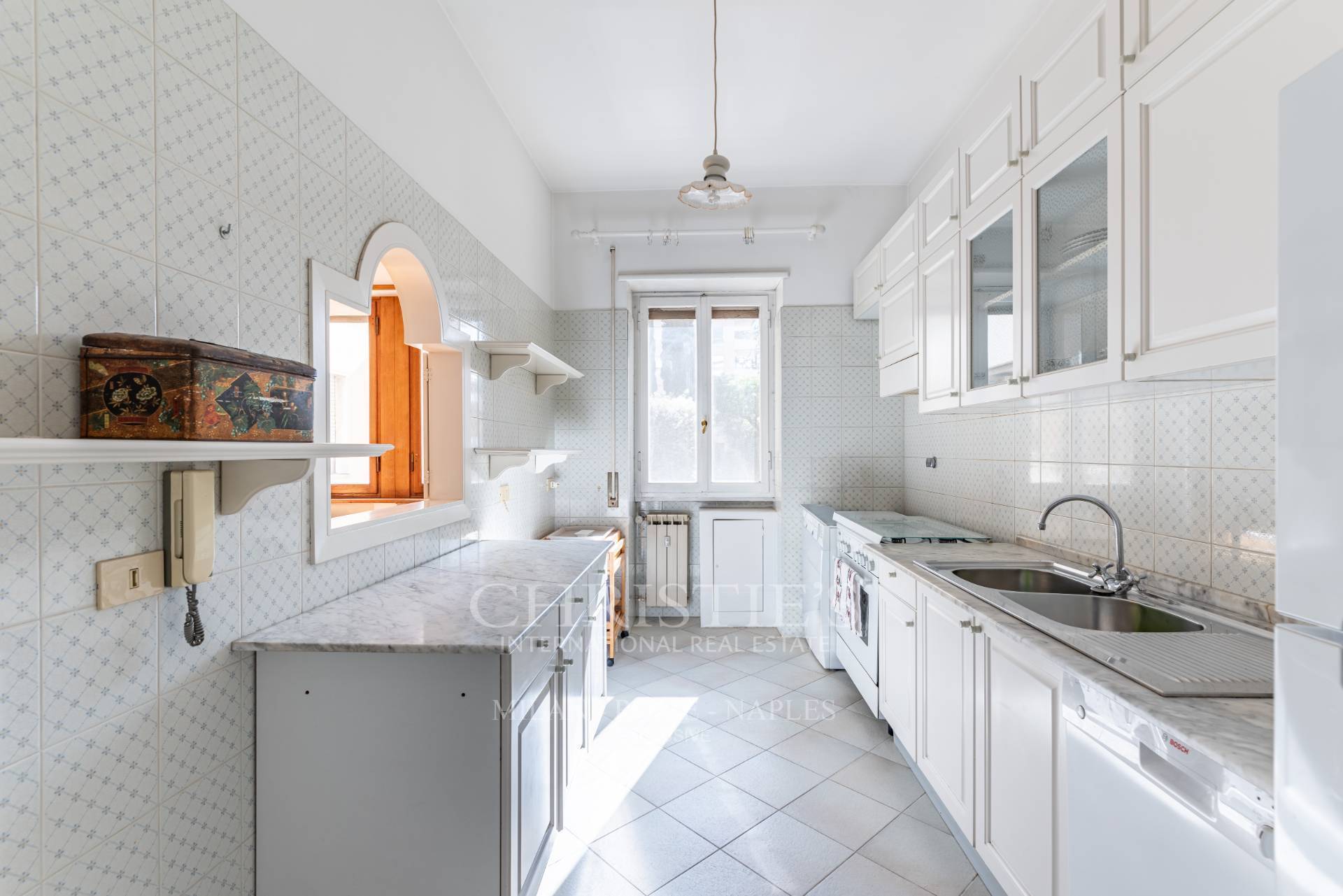 picture of Large Apartment In Residential District