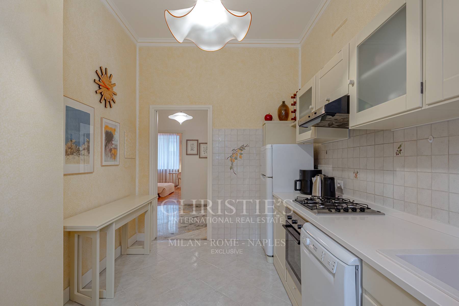picture of Prime Central Location Spacious One Bedroom With Potential Second Bedroom