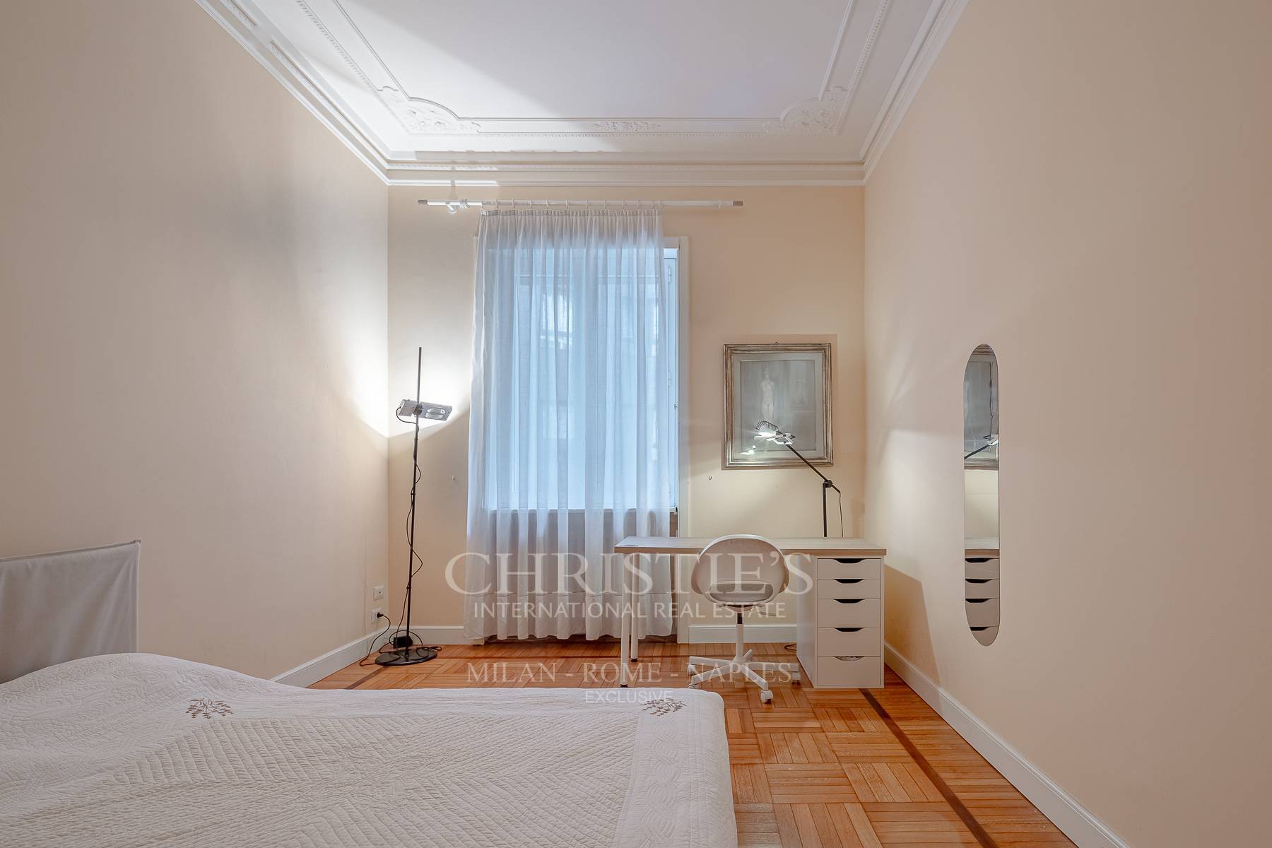 picture of Prime Central Location Spacious One Bedroom With Potential Second Bedroom