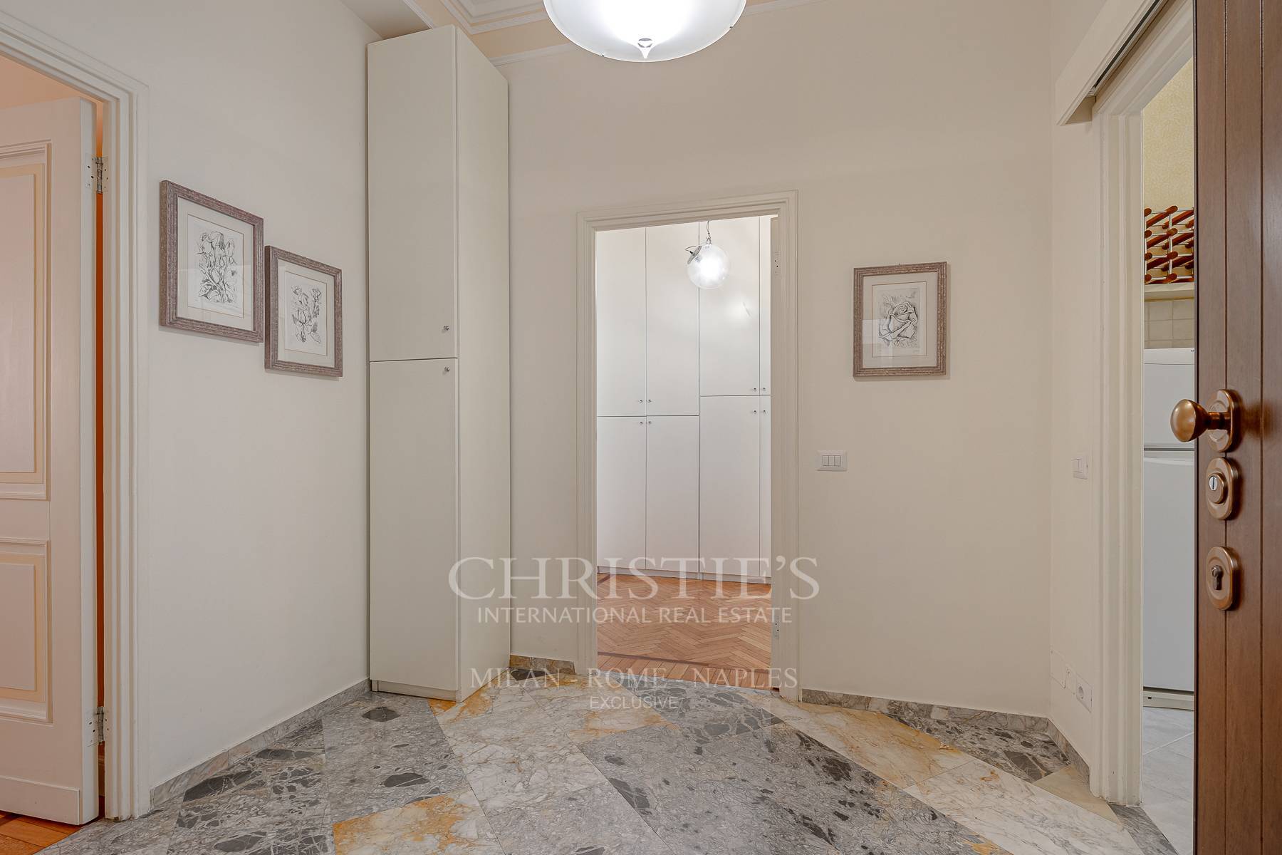 picture of Prime Central Location Spacious One Bedroom With Potential Second Bedroom