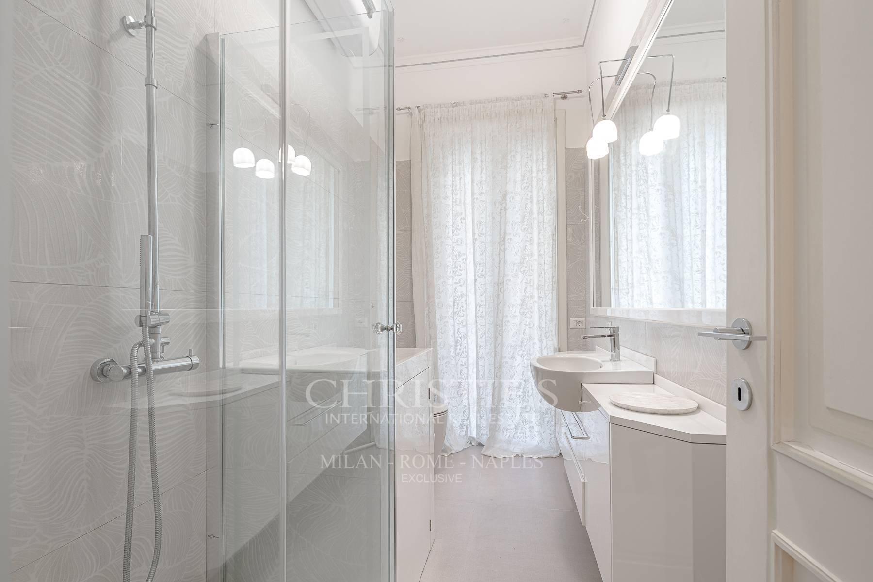 picture of Prime Central Location Spacious One Bedroom With Potential Second Bedroom