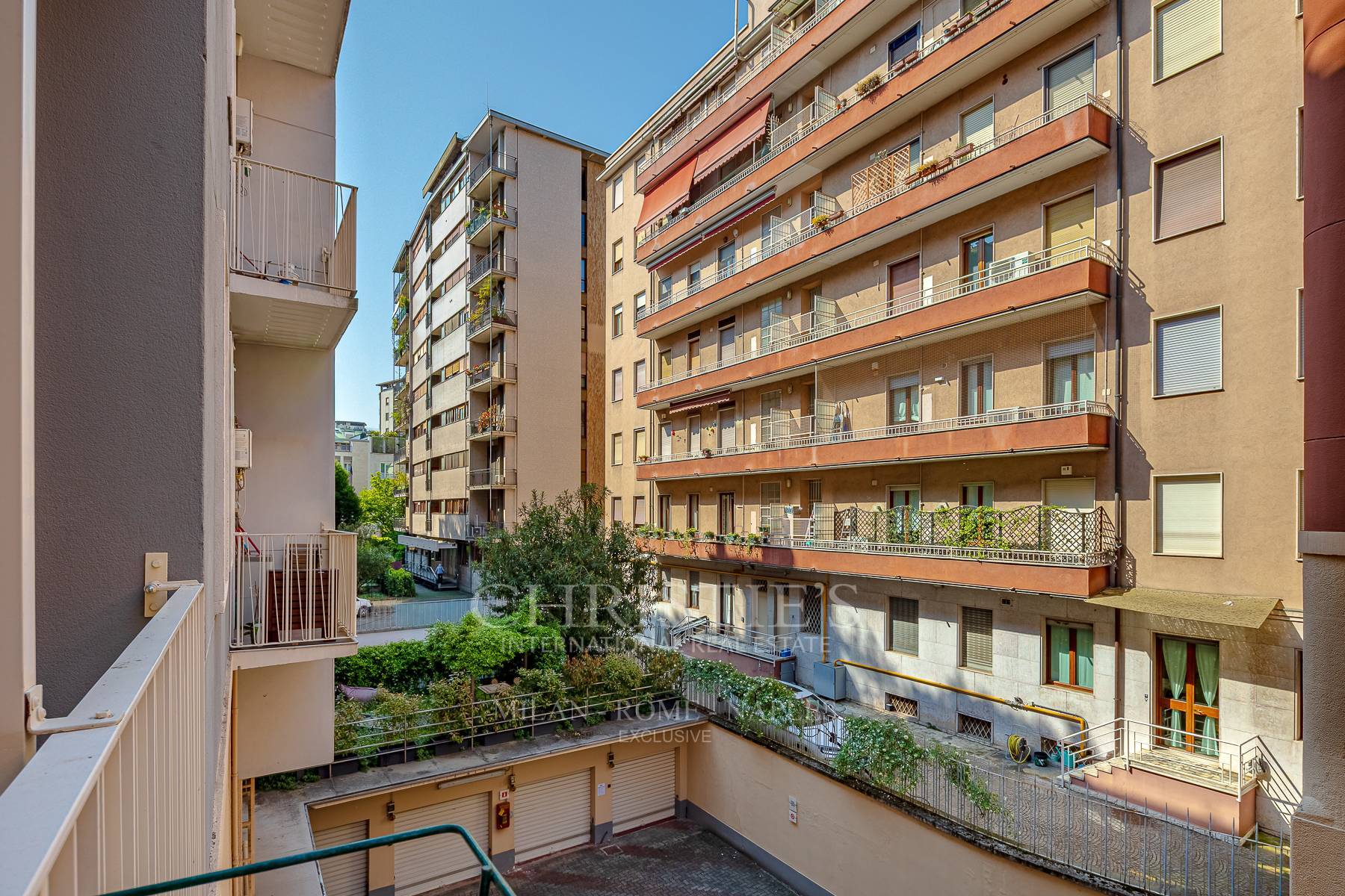 picture of Prime Central Location Spacious One Bedroom With Potential Second Bedroom