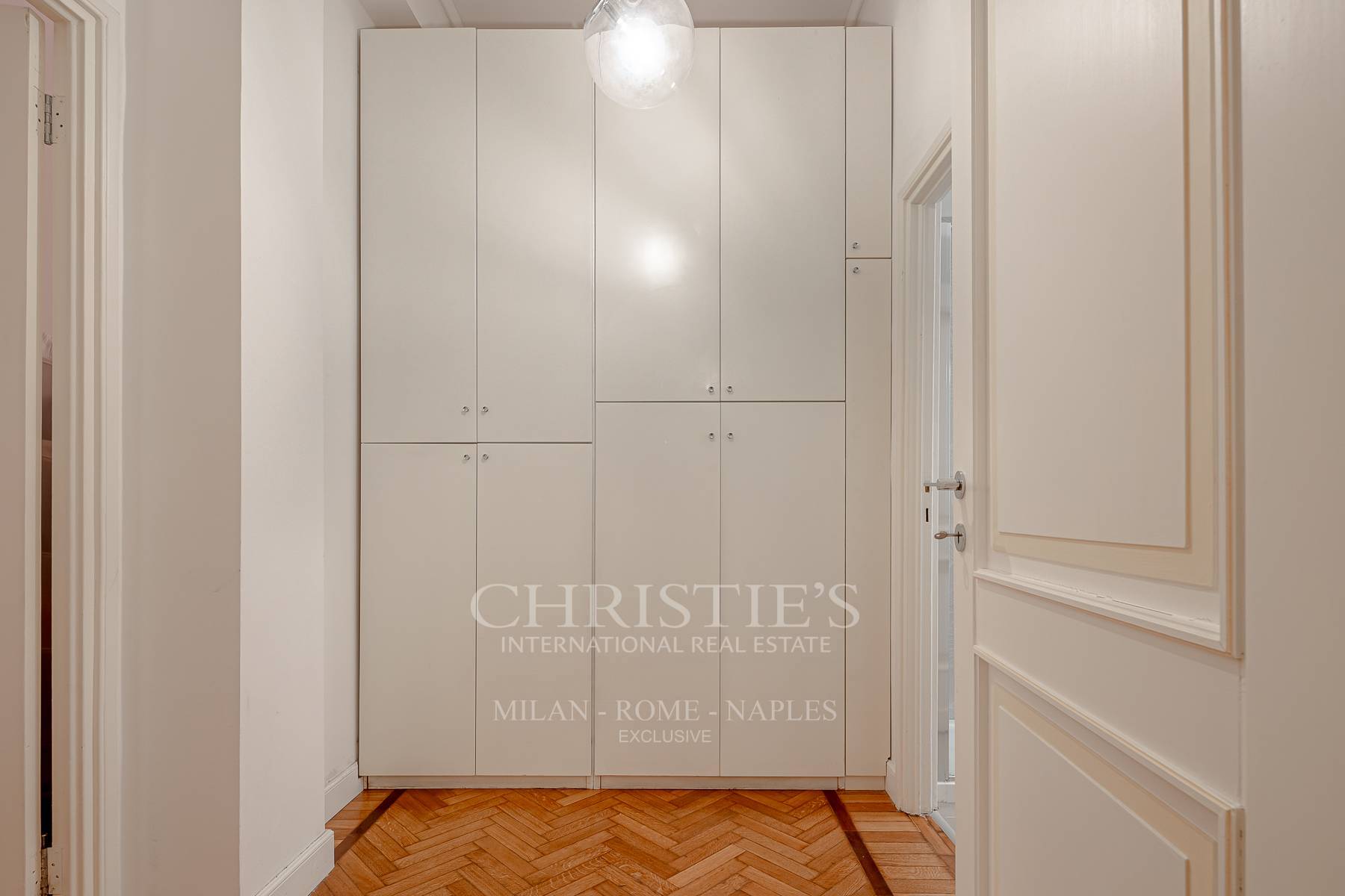 picture of Prime Central Location Spacious One Bedroom With Potential Second Bedroom