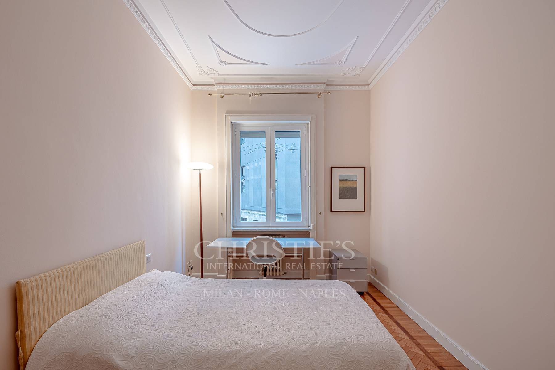 picture of Prime Central Location Spacious One Bedroom With Potential Second Bedroom