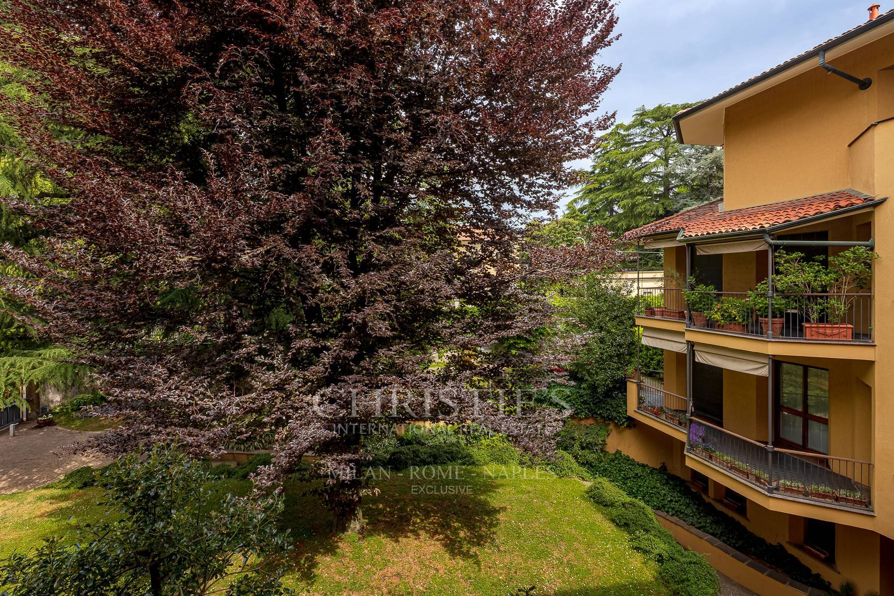 picture of Spacious Residence In Prestigious Setting Near Royal Villa Of Monza And Parkland