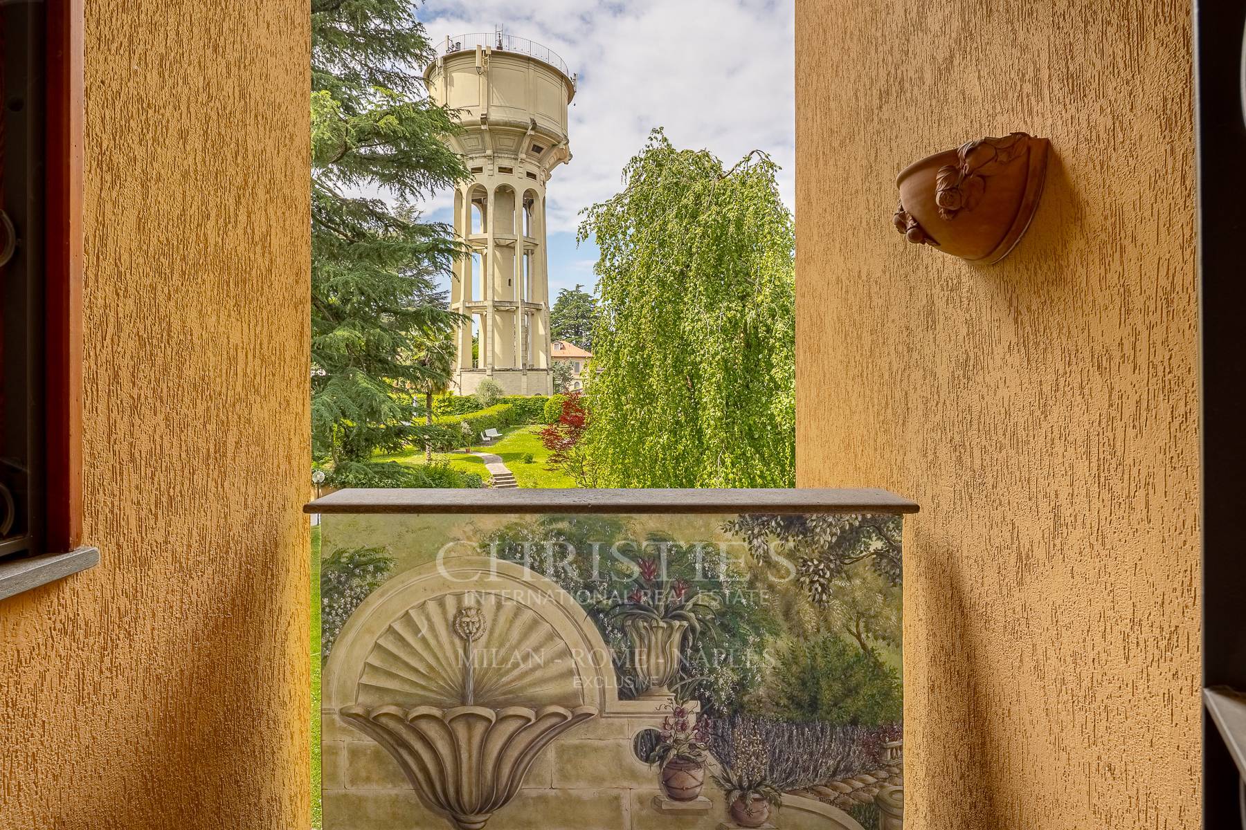 picture of Spacious Residence In Prestigious Setting Near Royal Villa Of Monza And Parkland