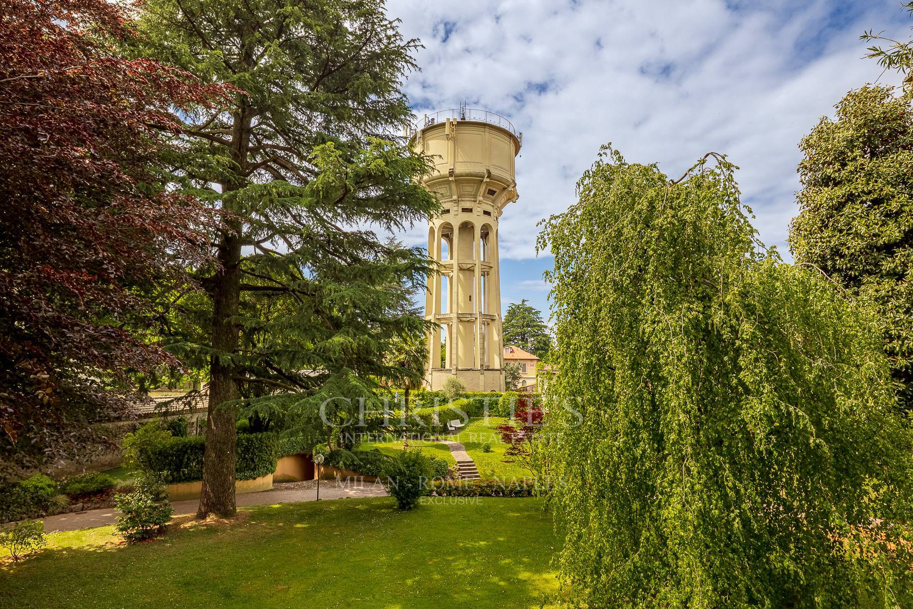 picture of Spacious Residence In Prestigious Setting Near Royal Villa Of Monza And Parkland