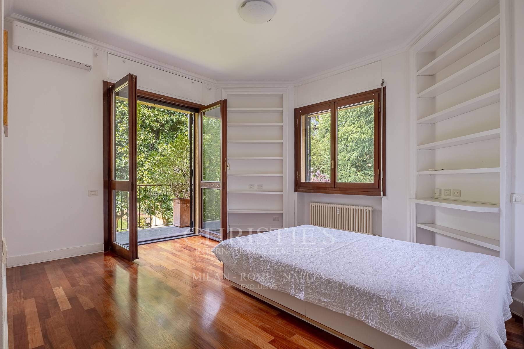 picture of Spacious Residence In Prestigious Setting Near Royal Villa Of Monza And Parkland