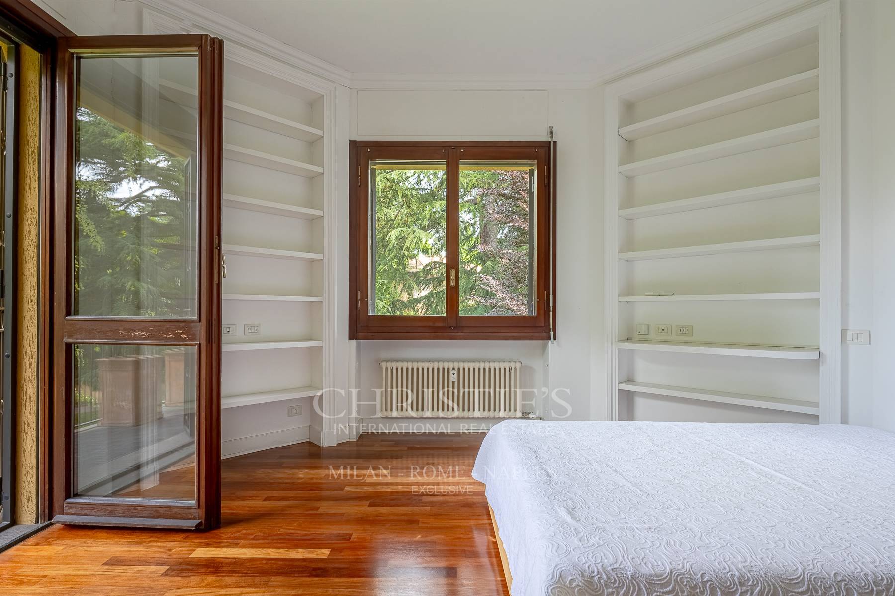 picture of Spacious Residence In Prestigious Setting Near Royal Villa Of Monza And Parkland