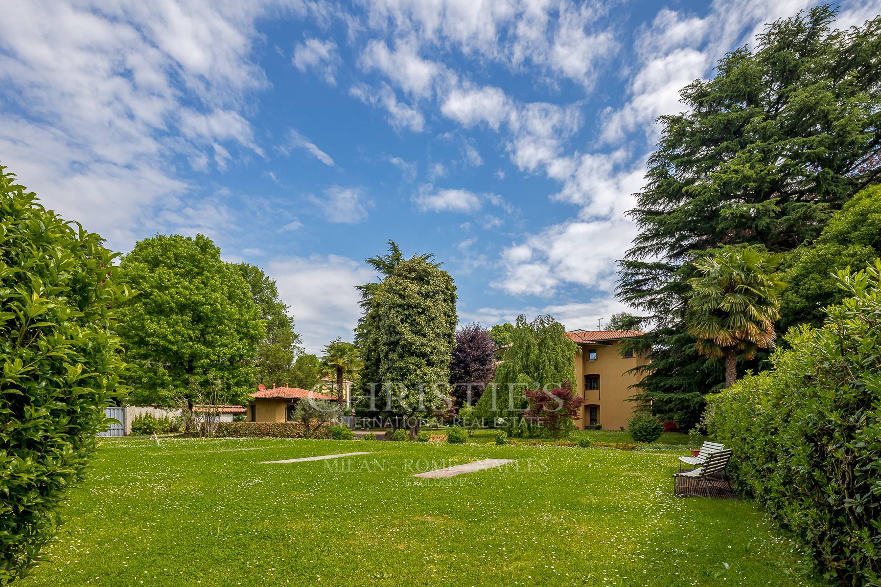 picture of Spacious Residence In Prestigious Setting Near Royal Villa Of Monza And Parkland
