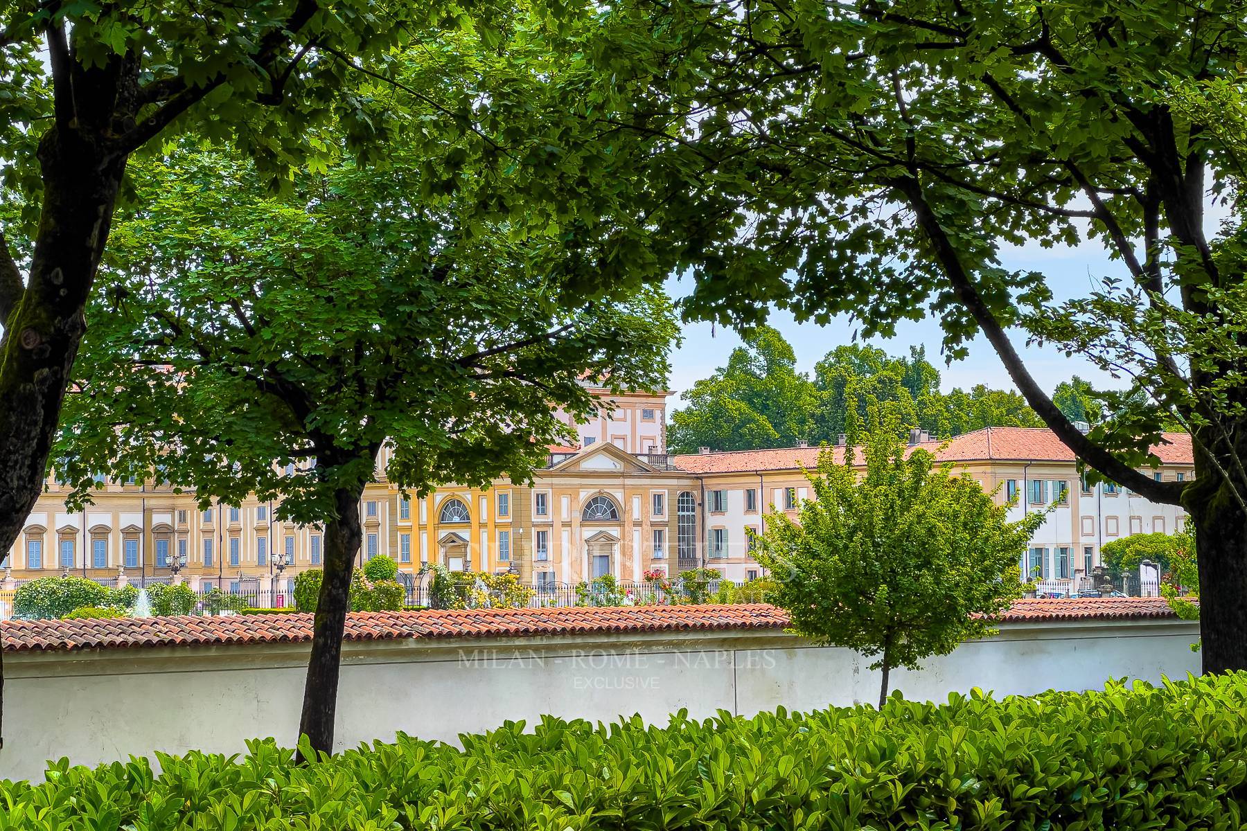picture of Spacious Residence In Prestigious Setting Near Royal Villa Of Monza And Parkland