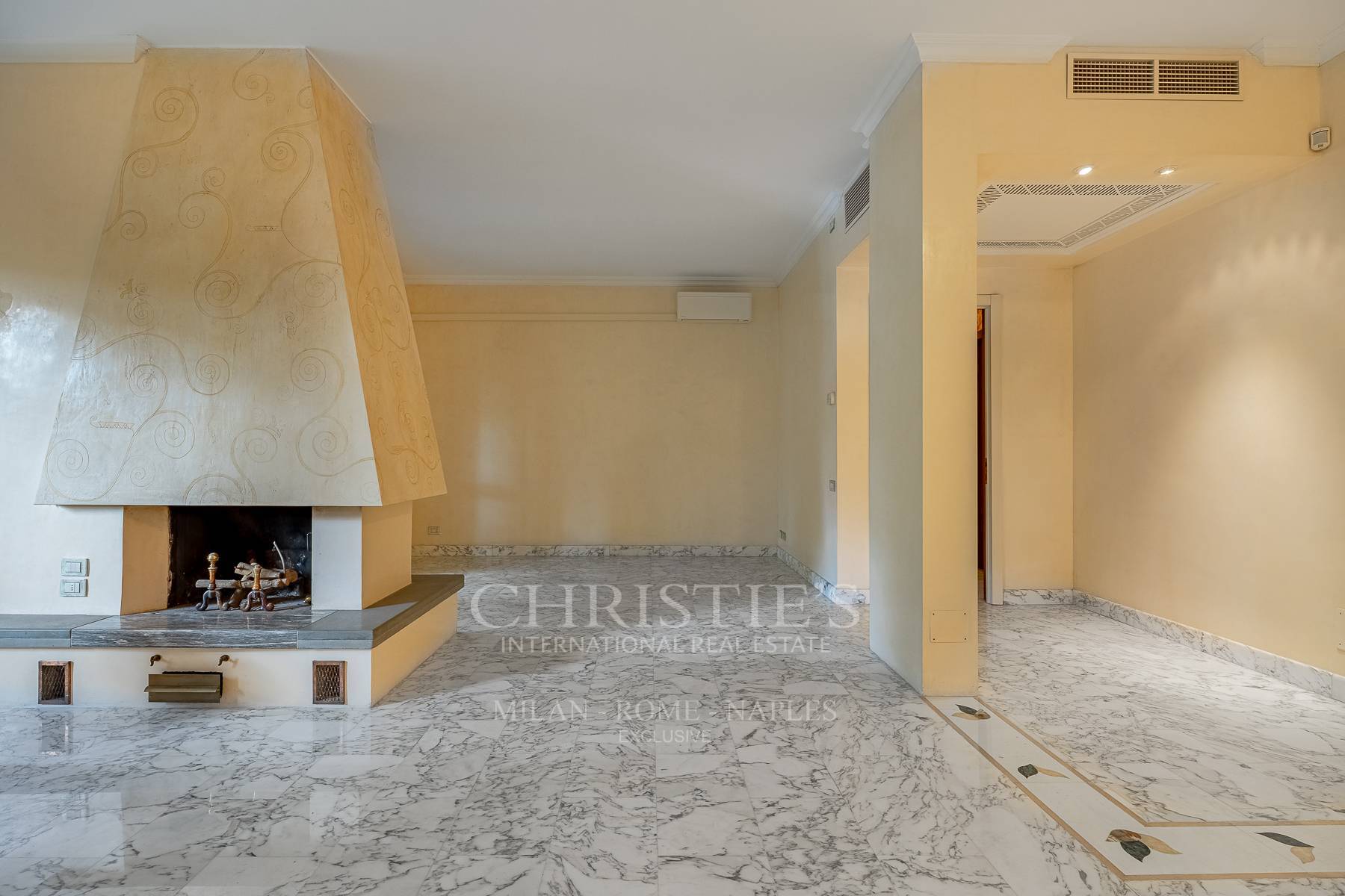 picture of Spacious Residence In Prestigious Setting Near Royal Villa Of Monza And Parkland