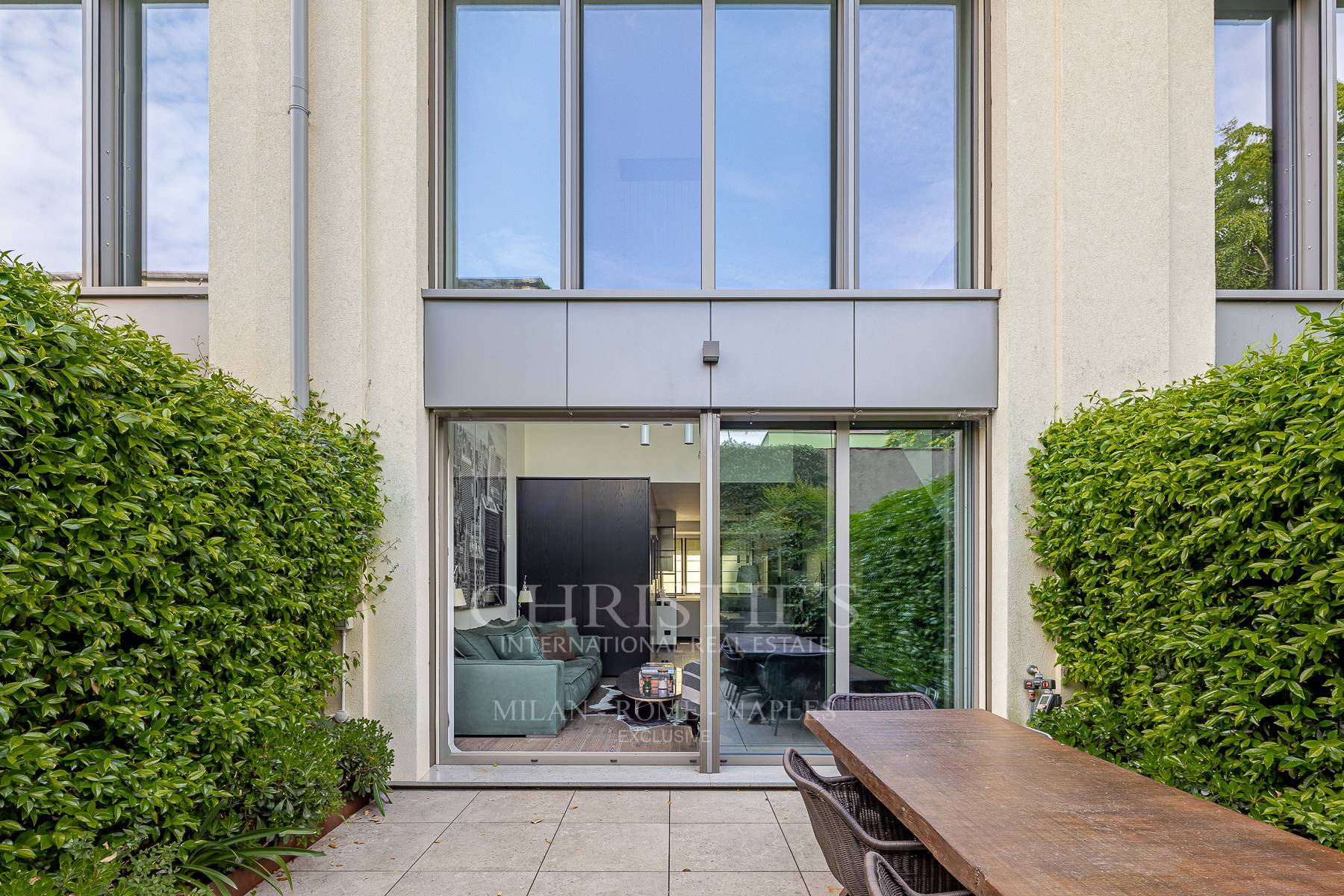picture of Prestigious Duplex With Private Garden In A Modern Condominium