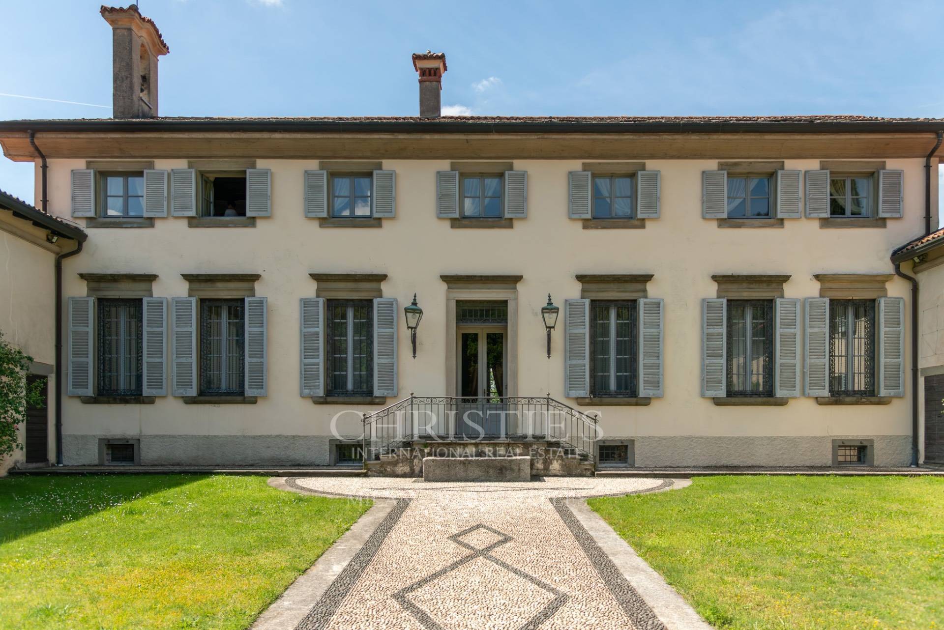 picture of Exceptional Seventeenth-century Villa With Private Park Near Lake Como