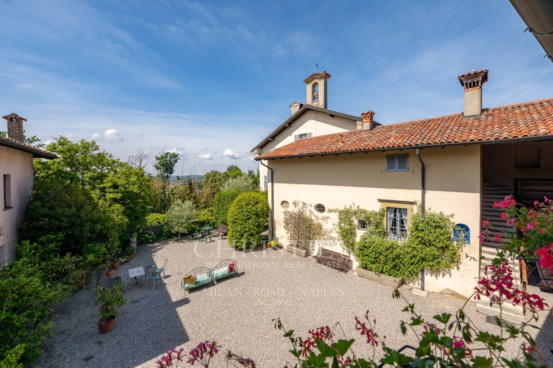picture of Exceptional Seventeenth-century Villa With Private Park Near Lake Como