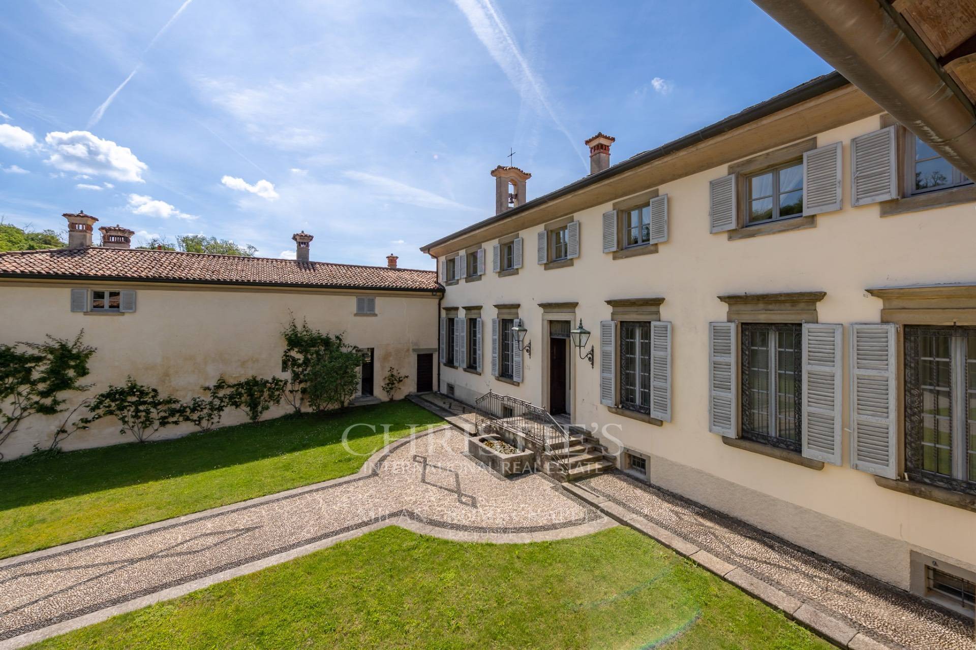 picture of Exceptional Seventeenth-century Villa With Private Park Near Lake Como