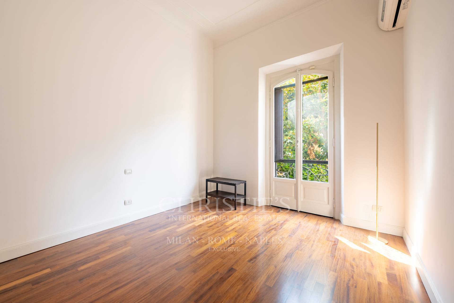 picture of Elegant Full-floor Residence With Exceptional Living Spaces