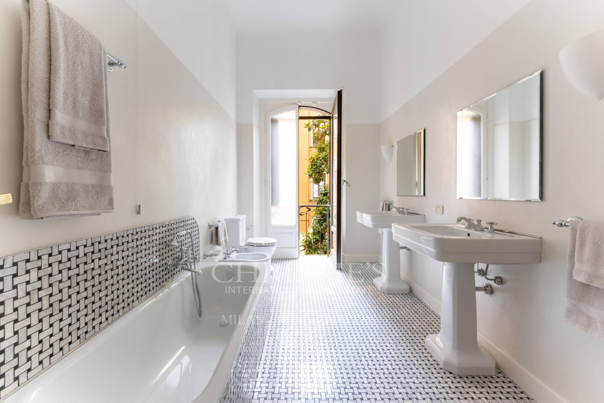 picture of Elegant Full-floor Residence With Exceptional Living Spaces
