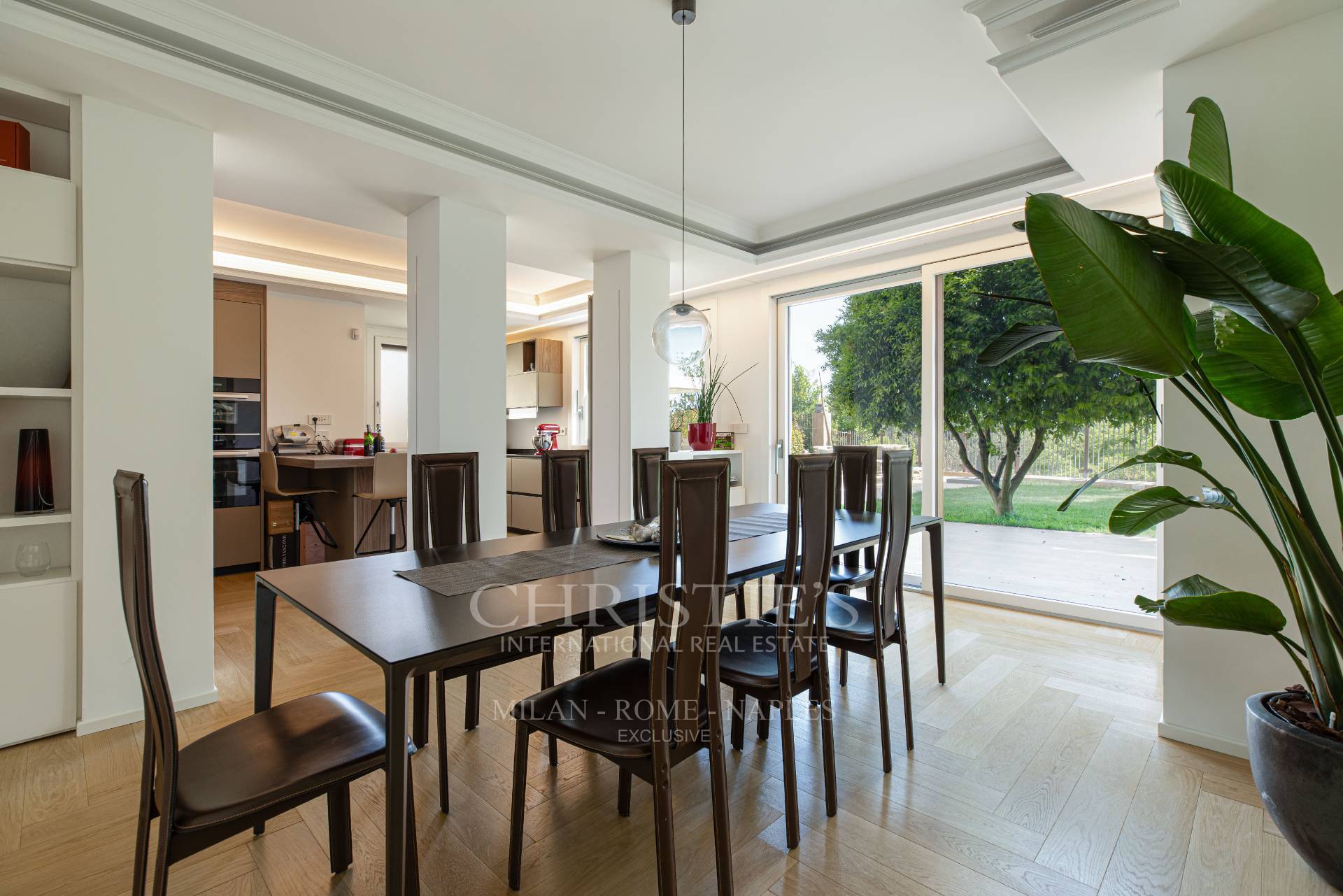 picture of Elegant And Exclusive Apartment