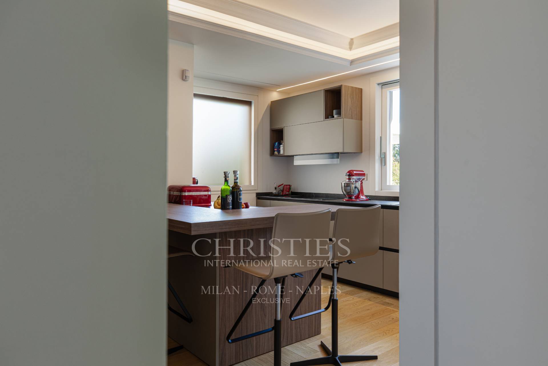 picture of Elegant And Exclusive Apartment