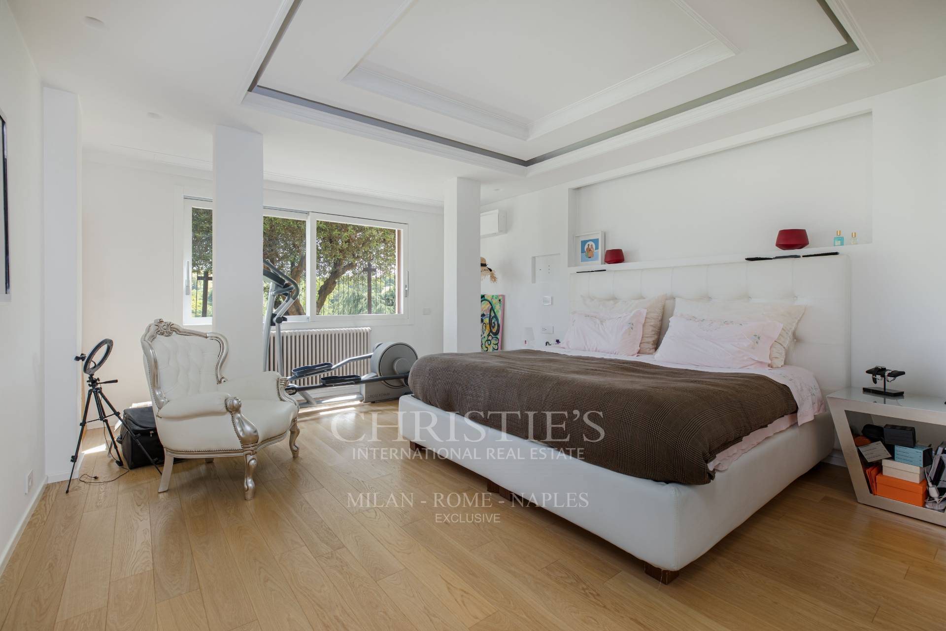 picture of Elegant And Exclusive Apartment