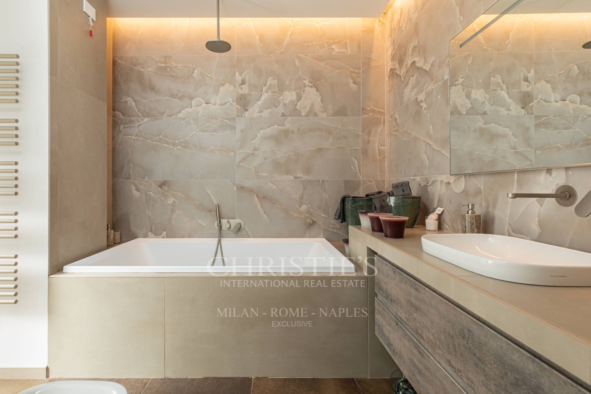 picture of Elegant And Exclusive Apartment