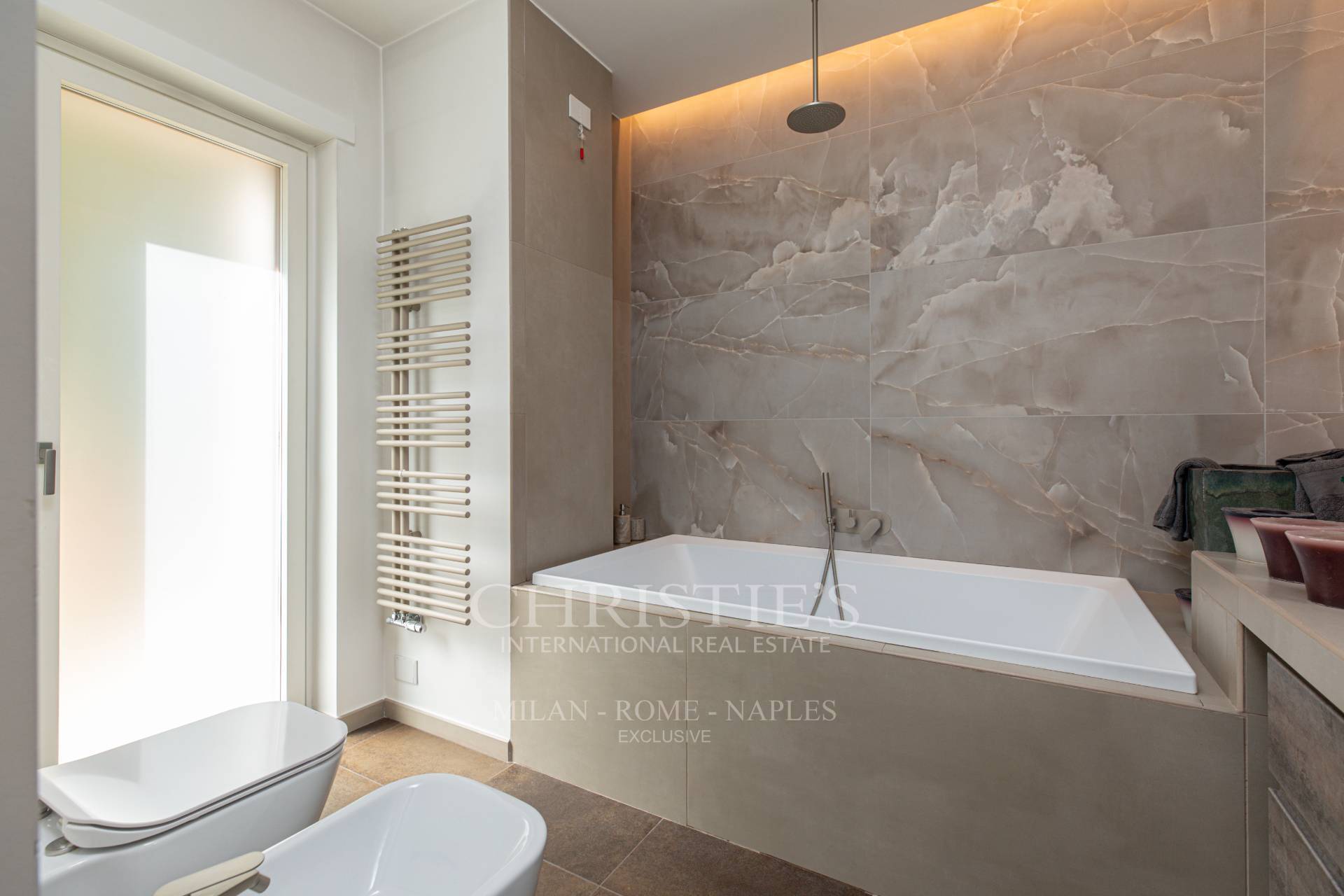 picture of Elegant And Exclusive Apartment