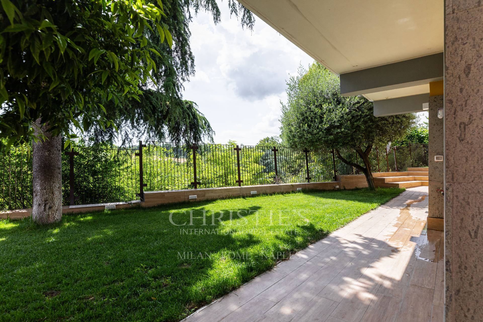 picture of Elegant And Exclusive Apartment