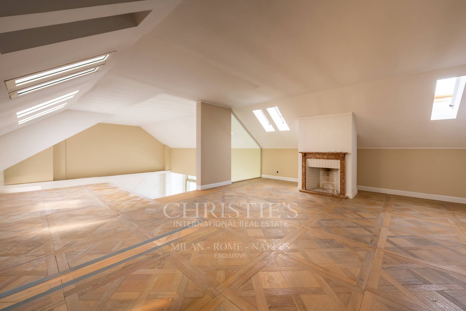 picture of Exclusive Penthouse With Terrace In The Quadrilatero District