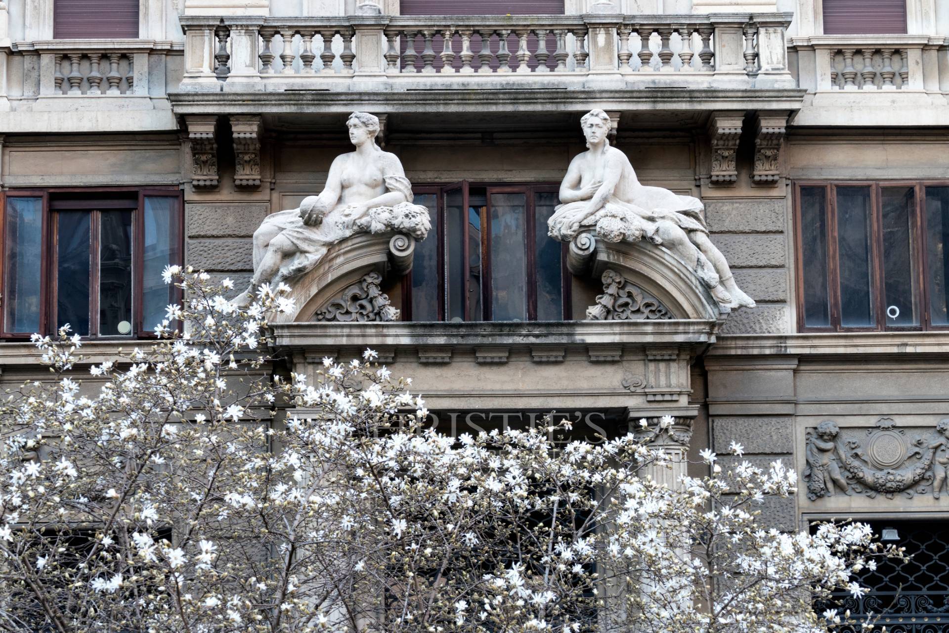 picture of Elegant Apartment In The Palestro Area
