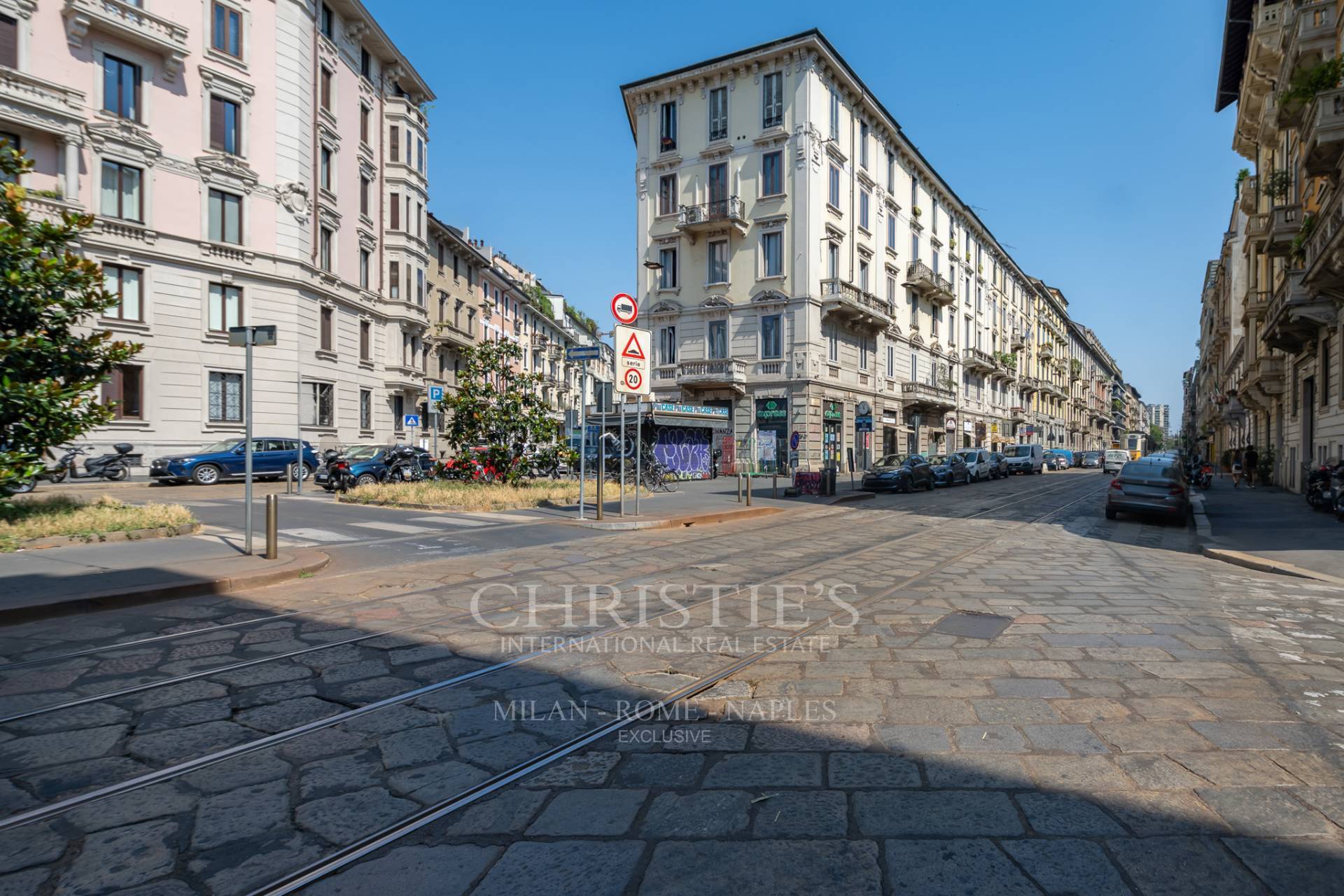 picture of Elegant Three-bedroom Apartment In A Historic Building - Magenta District