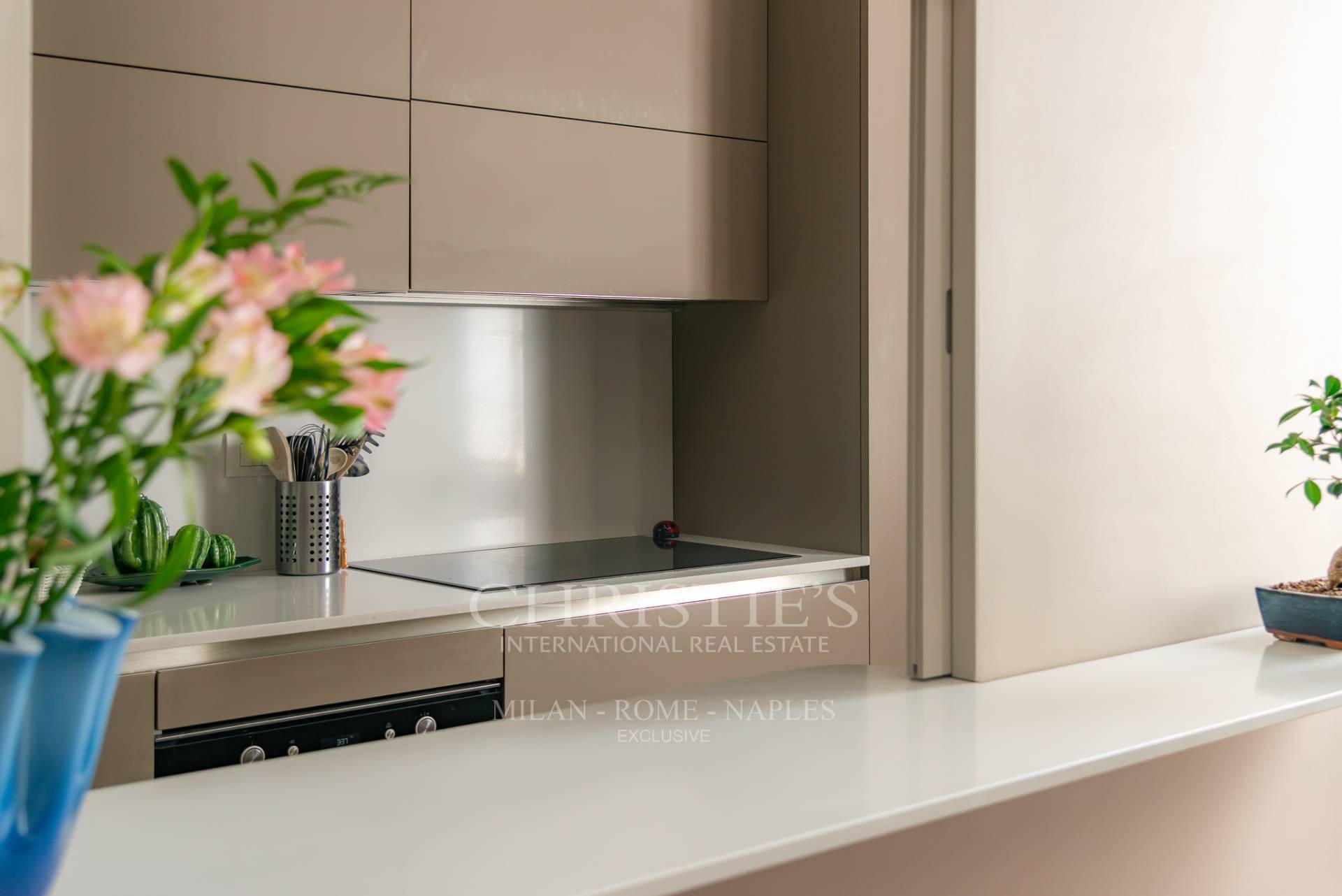 picture of Elegant Three-bedroom Apartment In A Historic Building - Magenta District