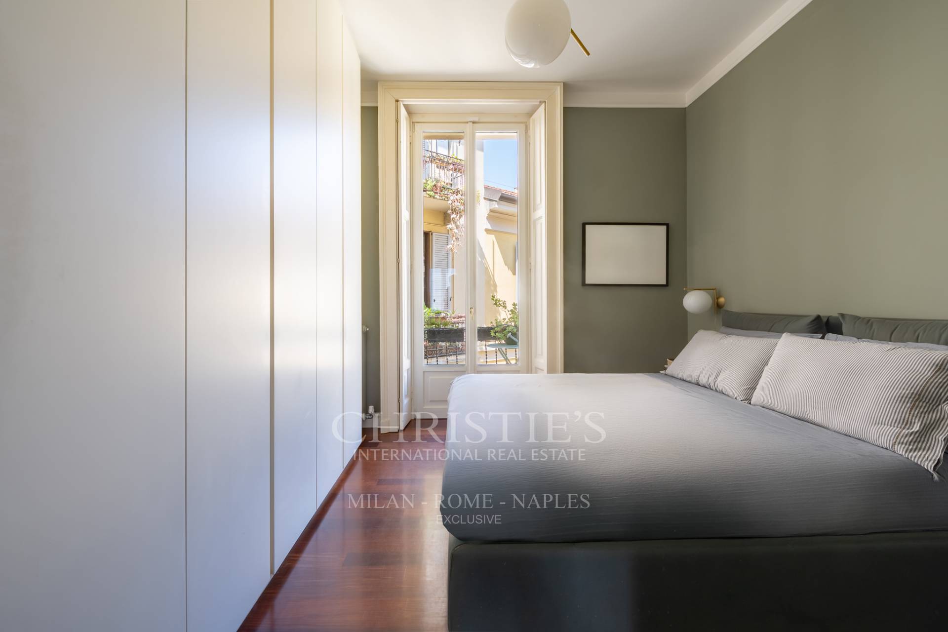 picture of Elegant Three-bedroom Apartment In A Historic Building - Magenta District