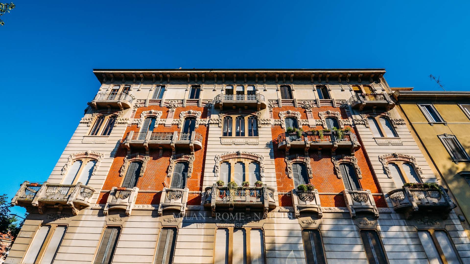picture of Elegant Apartment In The Palestro Area