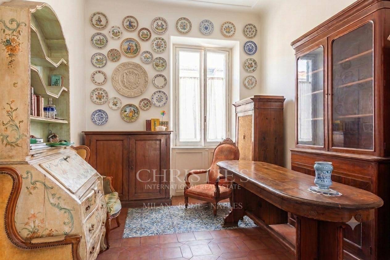 picture of Fabolous Penthouse In Trastevere Square