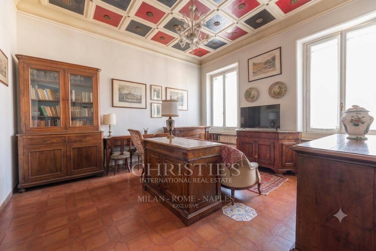 picture of Fabolous Penthouse In Trastevere Square