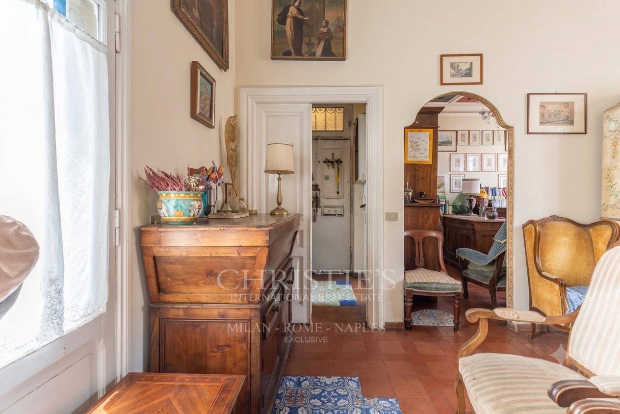 picture of Fabolous Penthouse In Trastevere Square