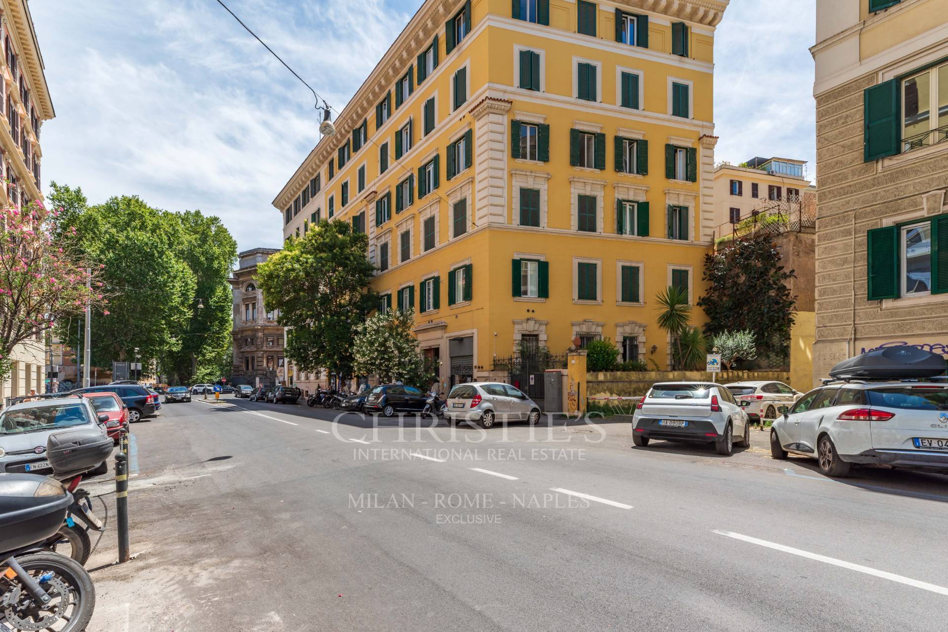 picture of Fabolous Penthouse In Trastevere Square