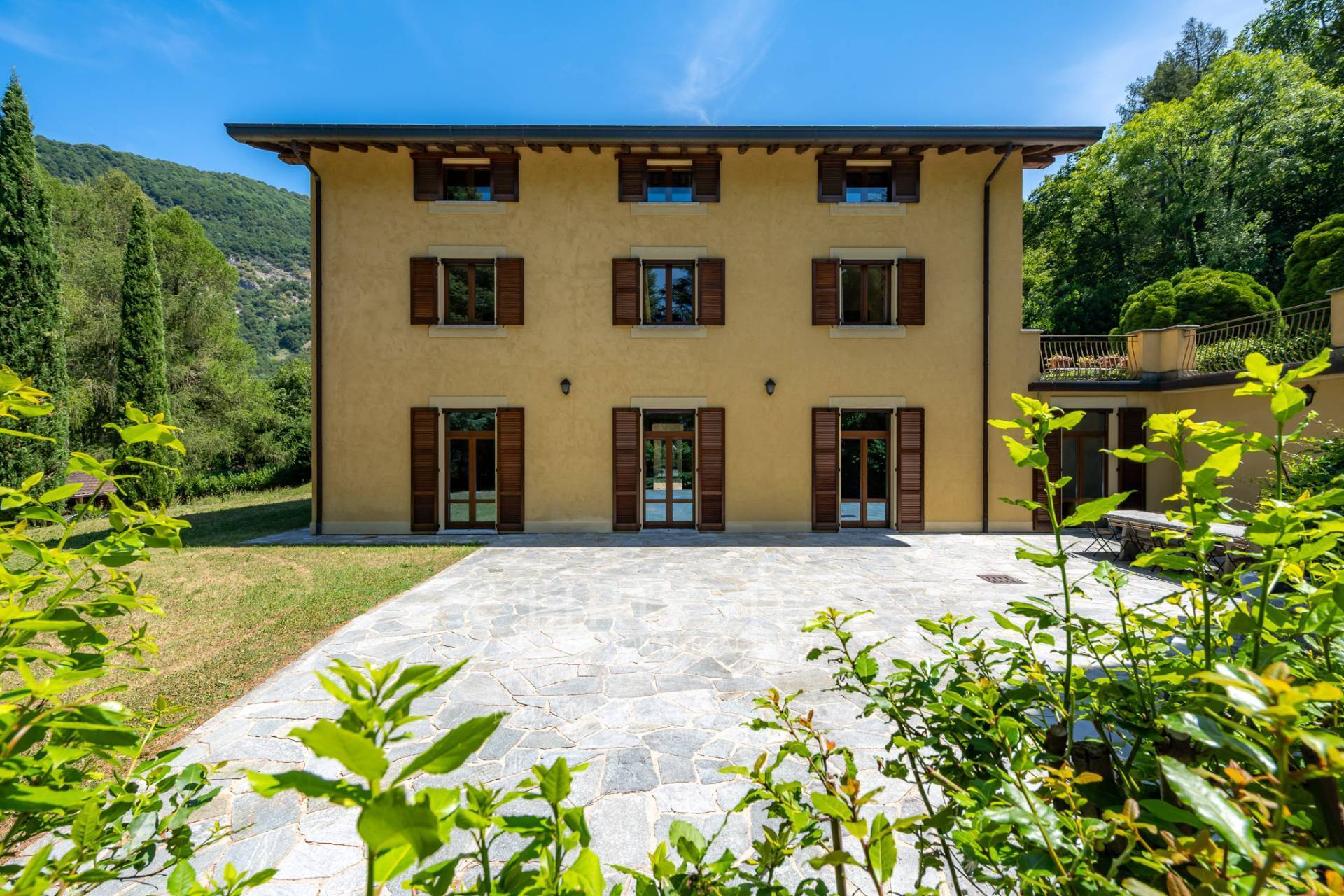 picture of Prestigious Residence In A Panoramic Setting, Near Como And Bellagio