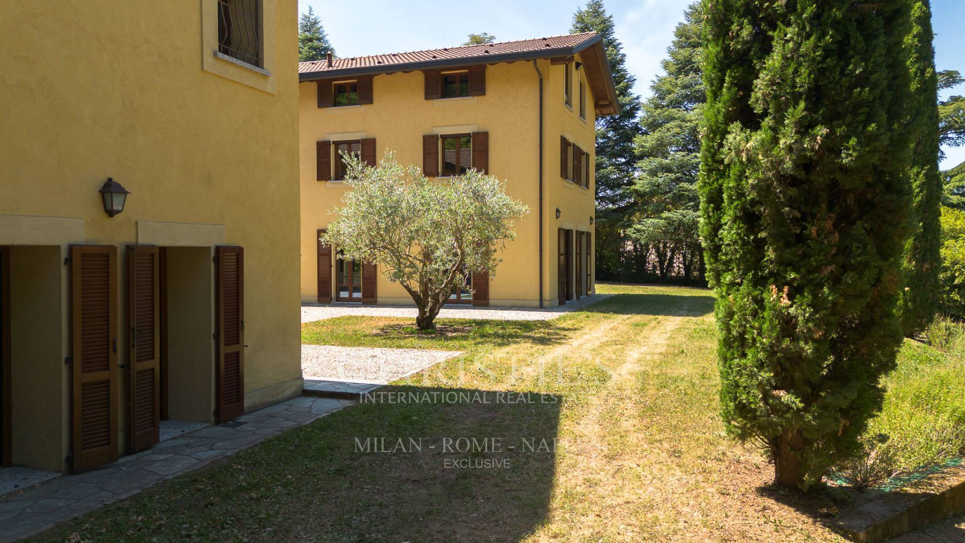 picture of Prestigious Residence In A Panoramic Setting, Near Como And Bellagio
