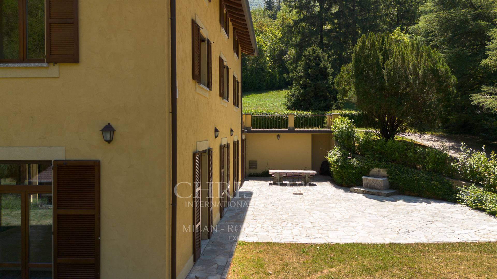 picture of Prestigious Residence In A Panoramic Setting, Near Como And Bellagio
