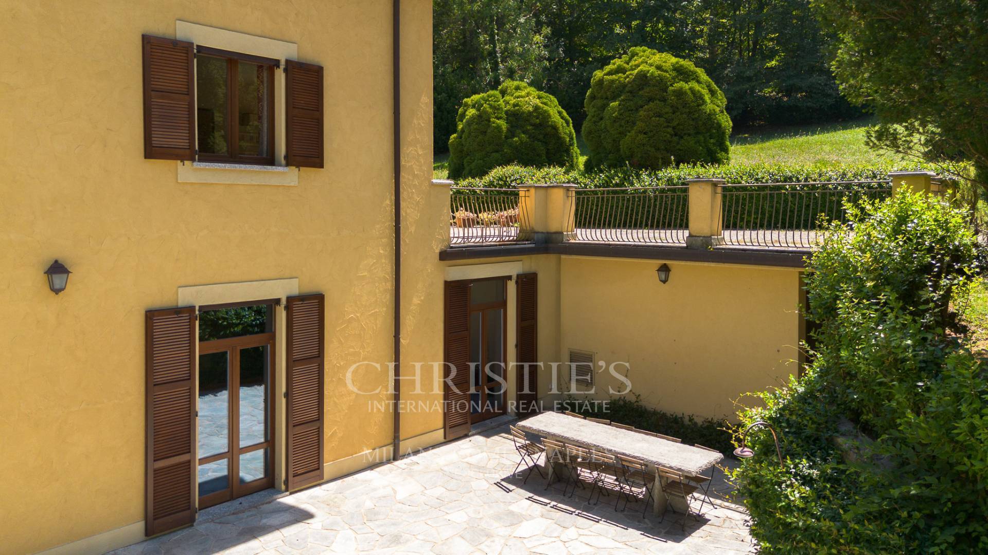picture of Prestigious Residence In A Panoramic Setting, Near Como And Bellagio