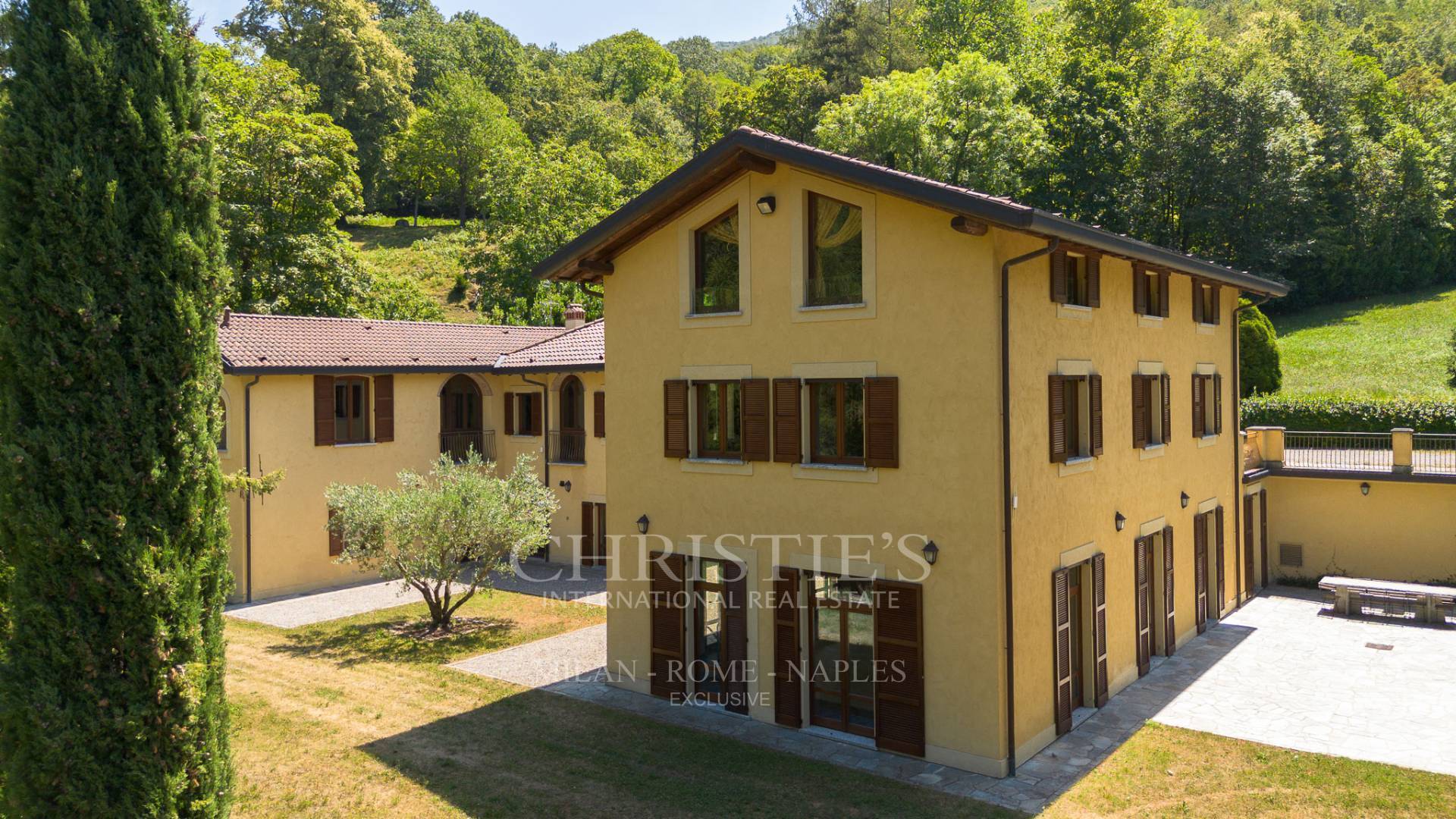 picture of Prestigious Residence In A Panoramic Setting, Near Como And Bellagio