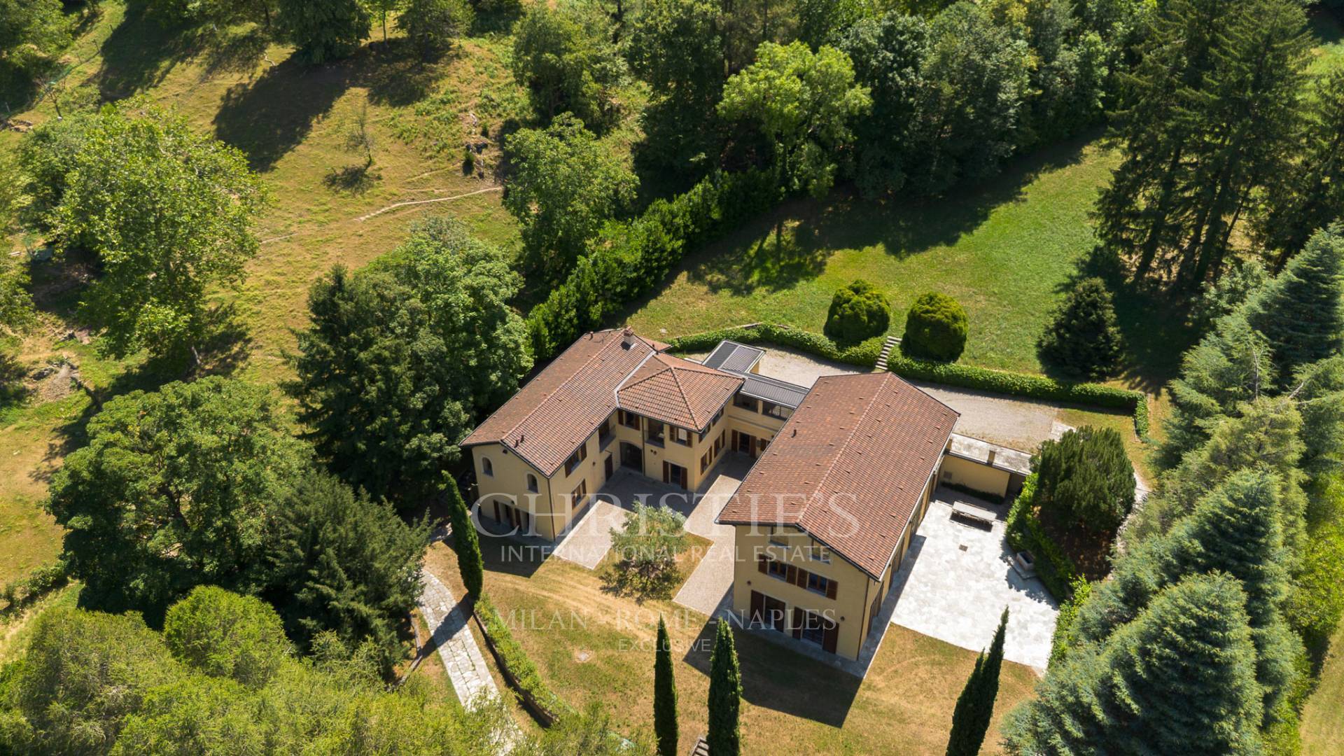 picture of Prestigious Residence In A Panoramic Setting, Near Como And Bellagio