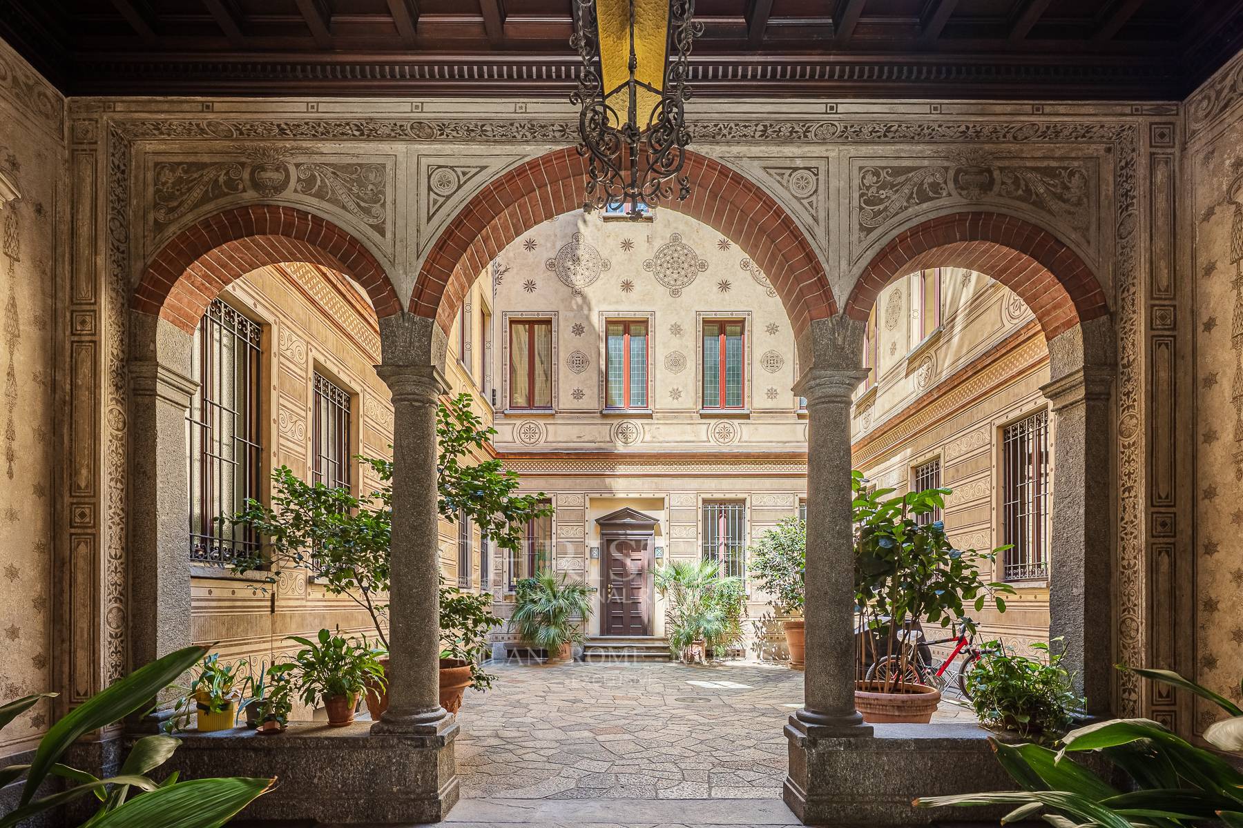 picture of A Distinguished Residence In Piazza Sant'ambrogio