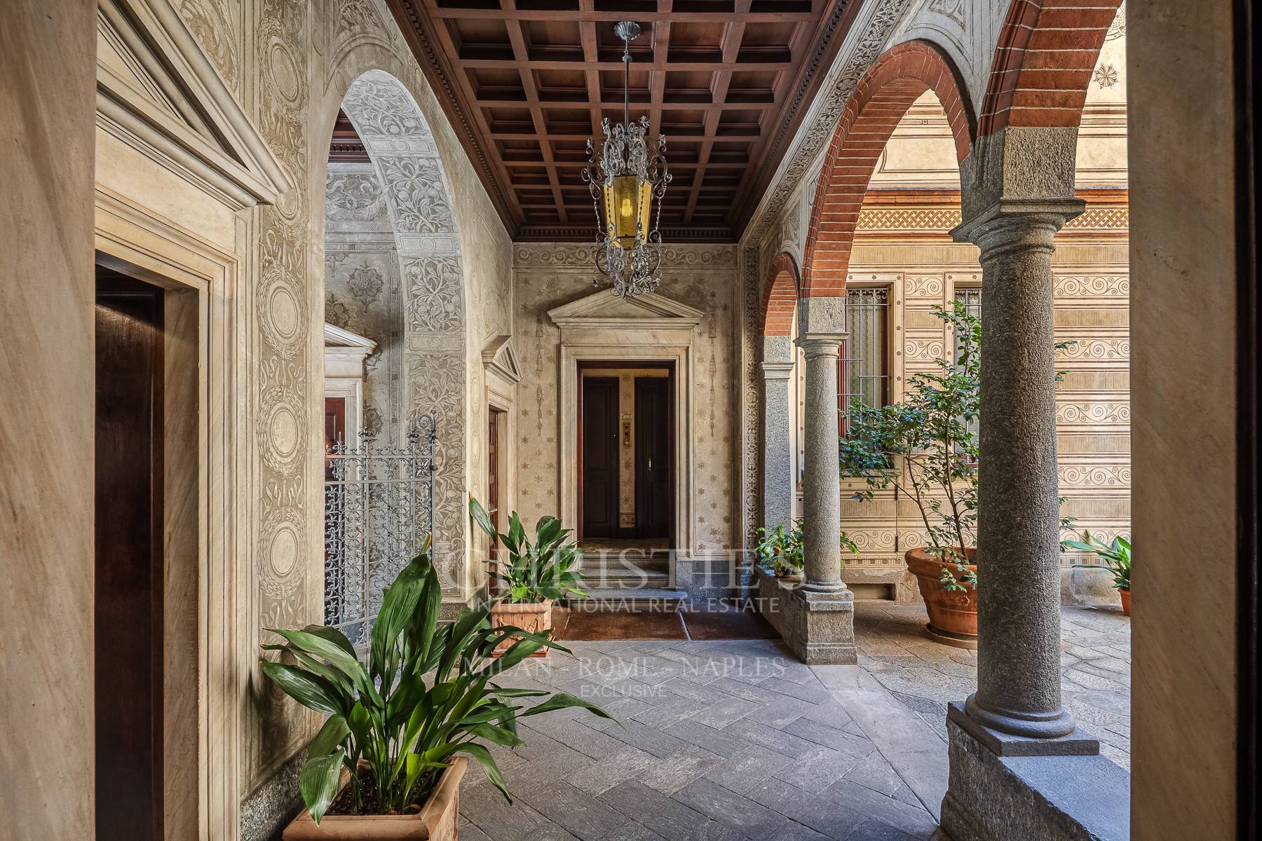 picture of A Distinguished Residence In Piazza Sant'ambrogio