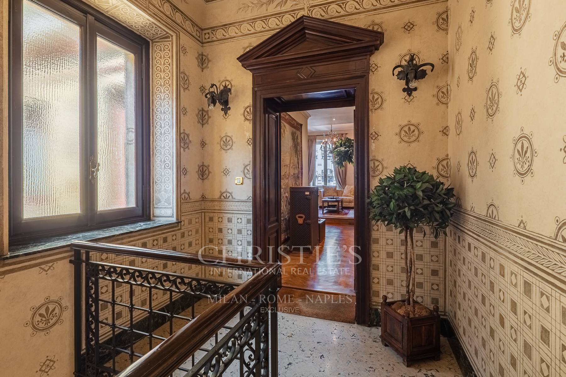 picture of A Distinguished Residence In Piazza Sant'ambrogio