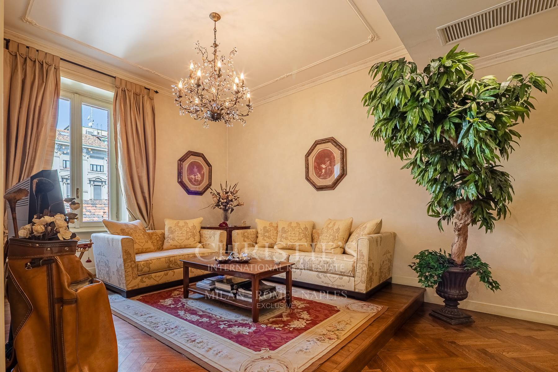 picture of A Distinguished Residence In Piazza Sant'ambrogio