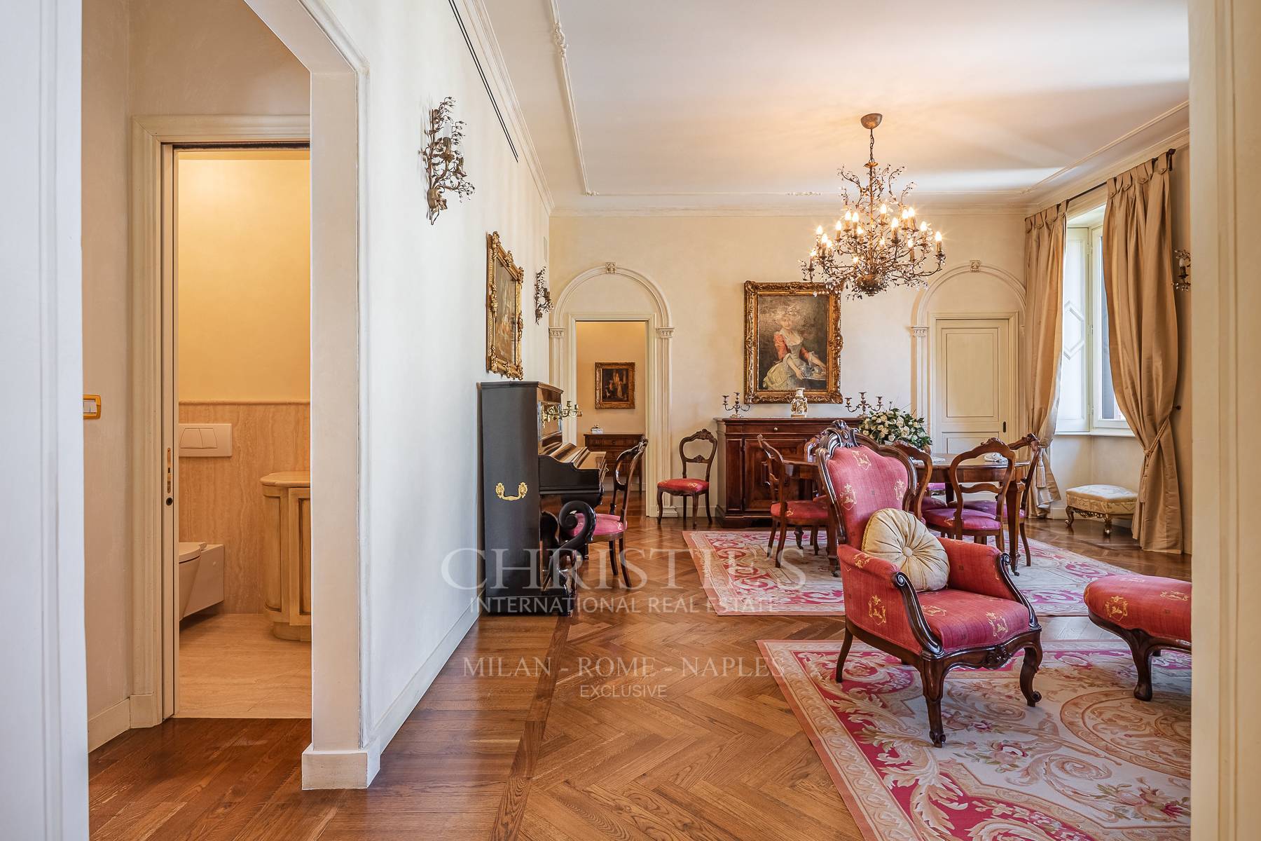 picture of A Distinguished Residence In Piazza Sant'ambrogio