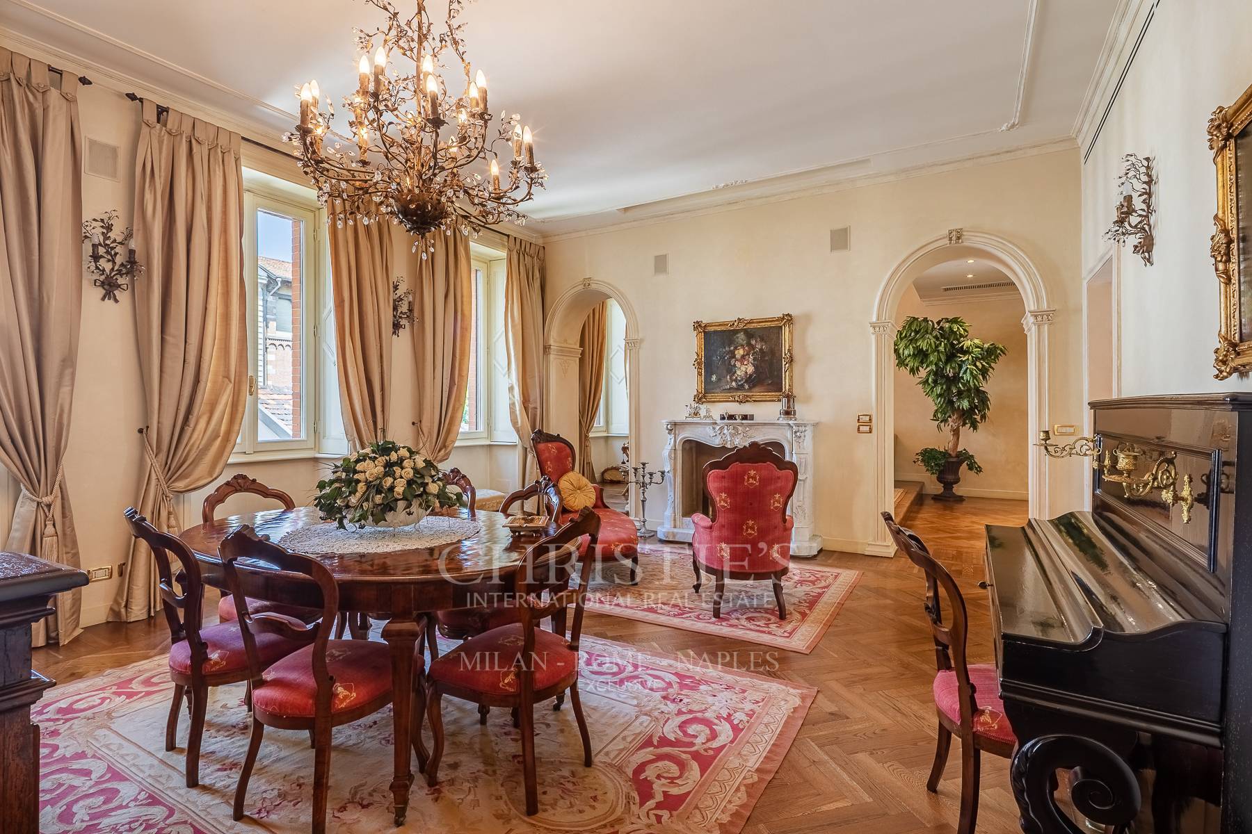 picture of A Distinguished Residence In Piazza Sant'ambrogio